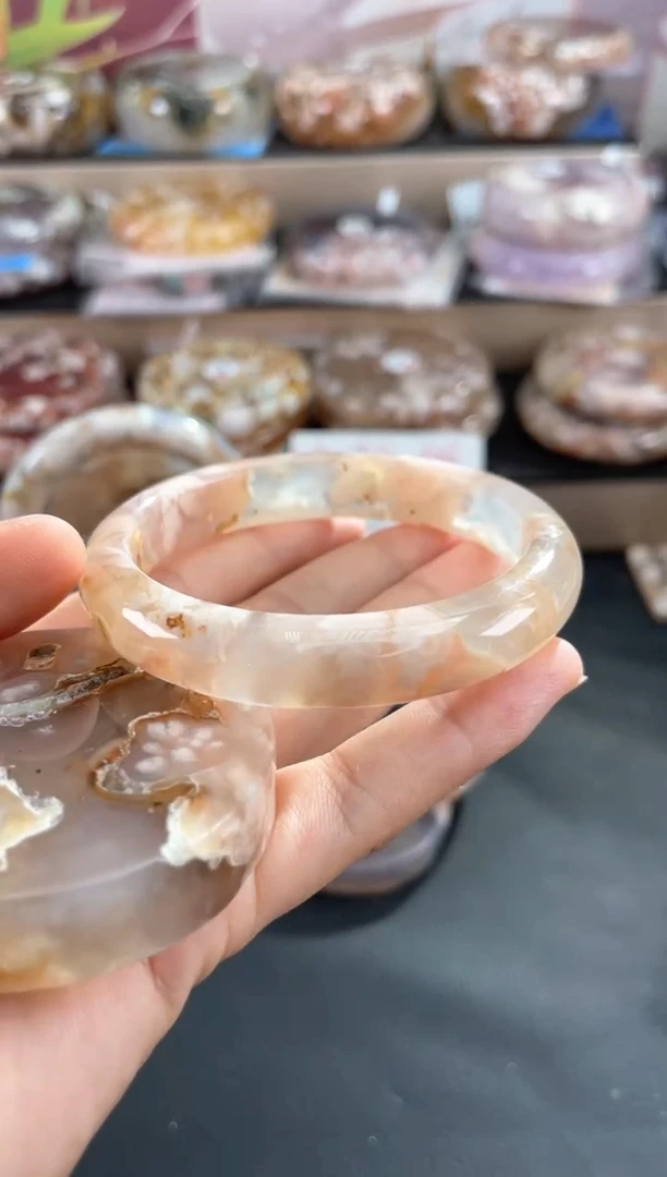 未镶嵌手镯石英质玉60