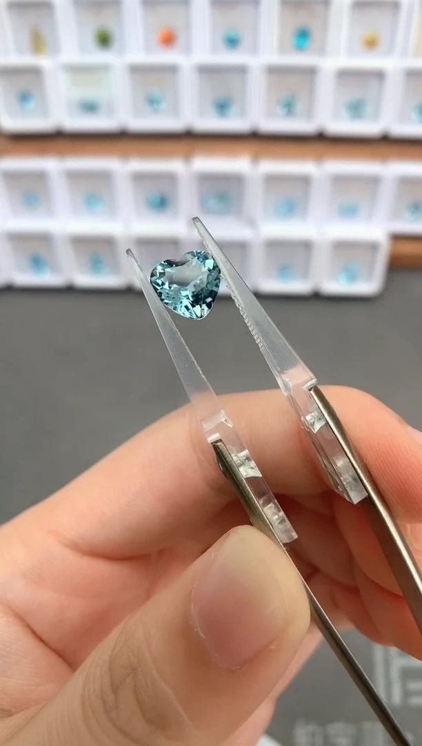 未镶嵌裸石定制海蓝宝石1.86ct  圣玛  04052