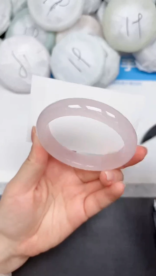 未镶嵌手镯石英质玉147/61.5