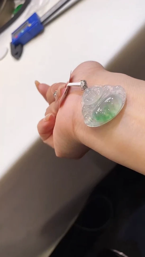 吊坠(不含链)18K金镶嵌翡翠佛公