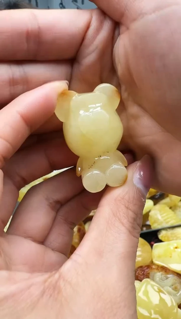 【闪购商品】琥珀裸石未镶嵌挂坠