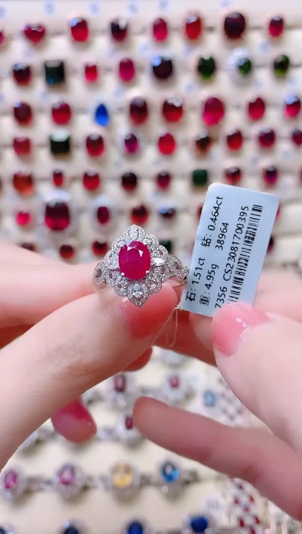 18K金镶嵌戒指红宝石楚*1