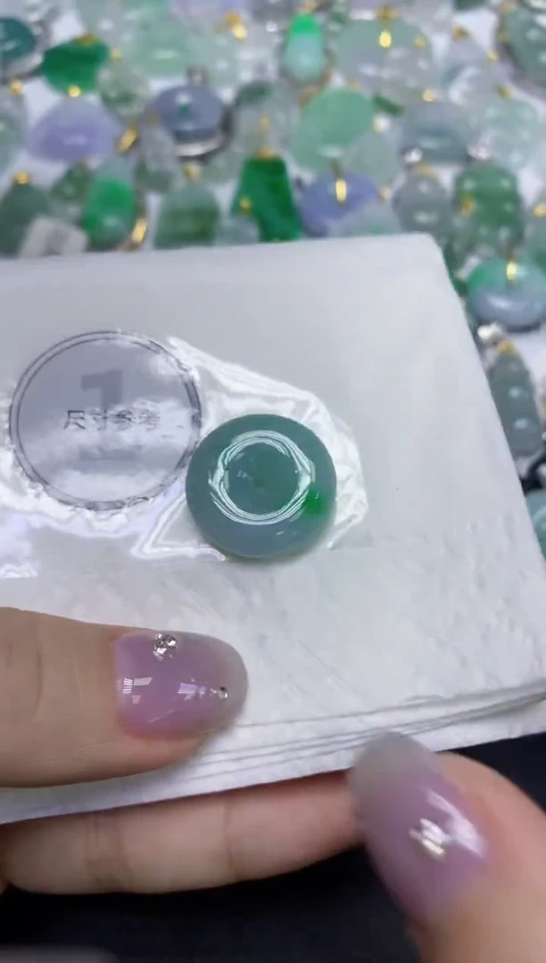 颈饰未镶嵌翡翠天然缅甸翡翠A货百元以上9元证书费自理