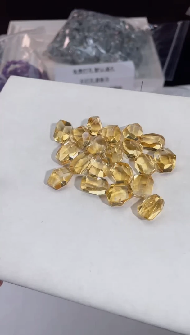 【闪购商品】水晶【U103】巴西黄水切割面随形未镶嵌多样性随1颗