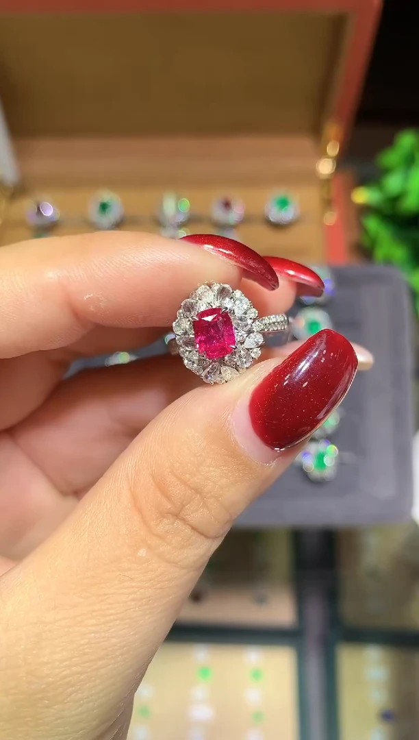 18K金镶嵌戒指红宝石1.17ct