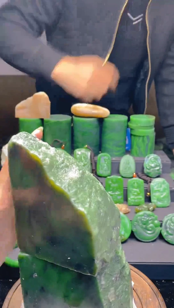 未镶嵌和田玉珠宝半成品1