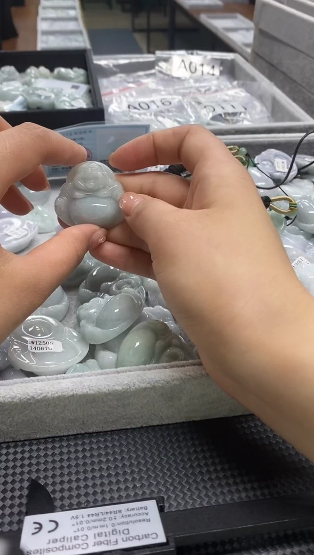 翡翠未镶嵌颈饰天然缅甸A货翡翠a052