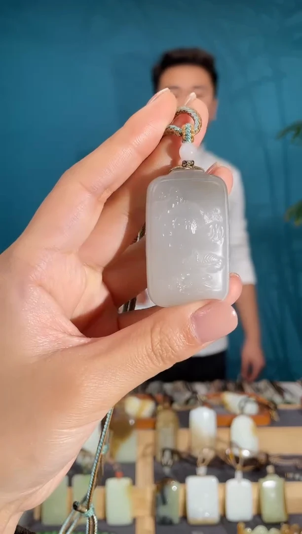 颈饰未镶嵌和田玉1