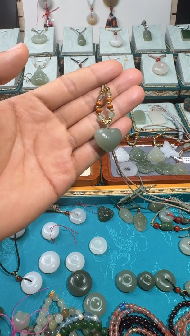 【闪购商品】和田玉颈饰未镶嵌爱心吊坠