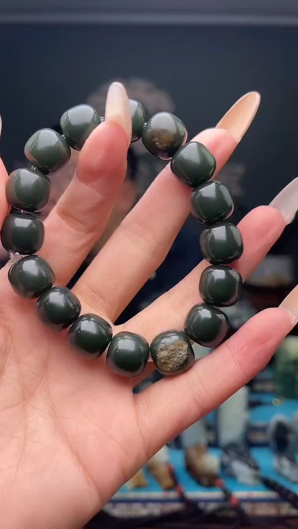 未镶嵌和田玉挂件1