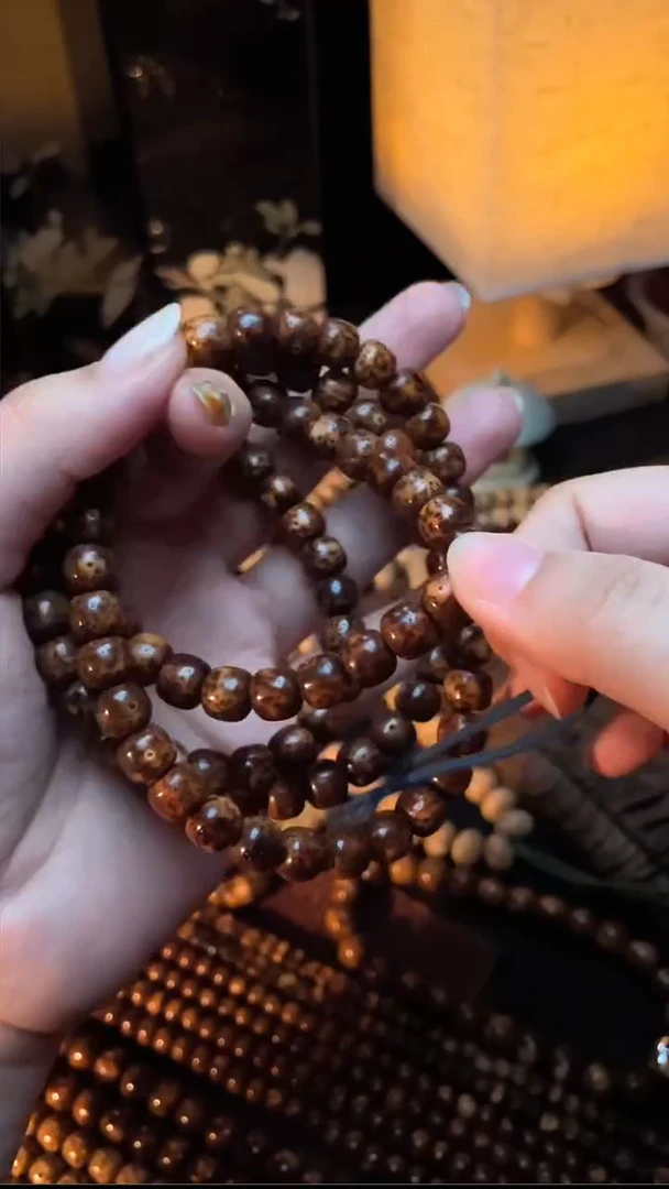 吊坠星月菩提精工级中珀花皮桶珠9*8长串