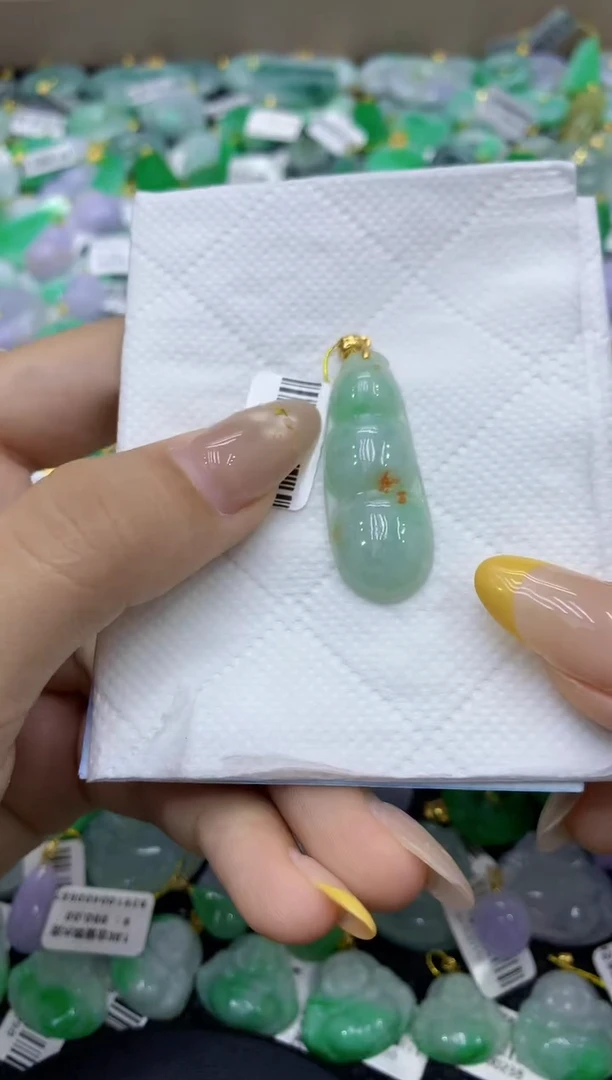 颈饰未镶嵌翡翠天然缅甸翡翠A货