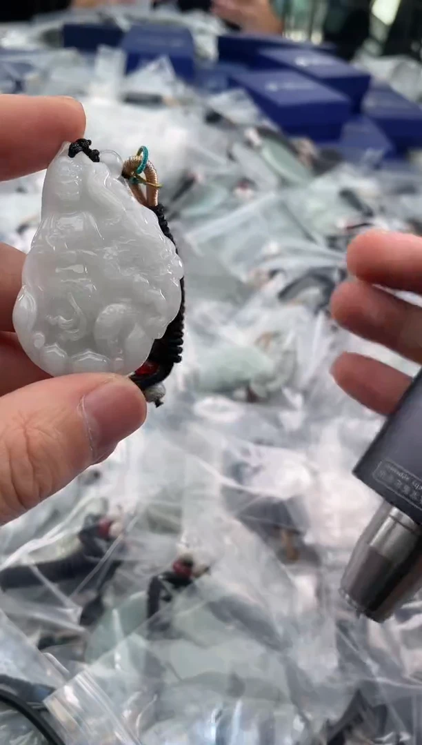 颈饰未镶嵌翡翠25/11/23/.82