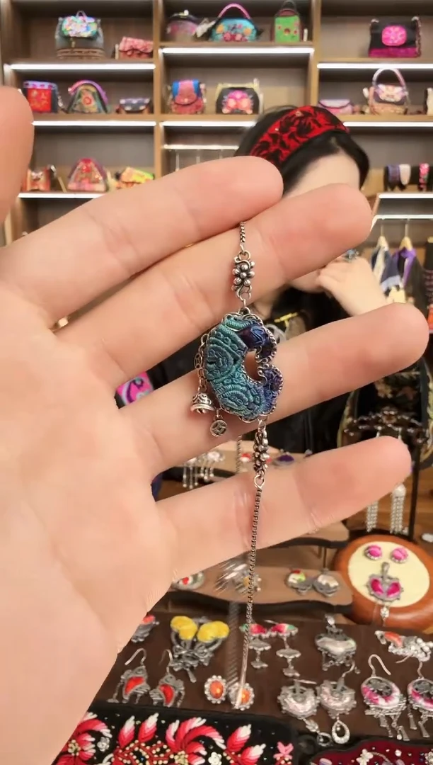 【闪购商品】织绣74蒙阿苏苗绣传承