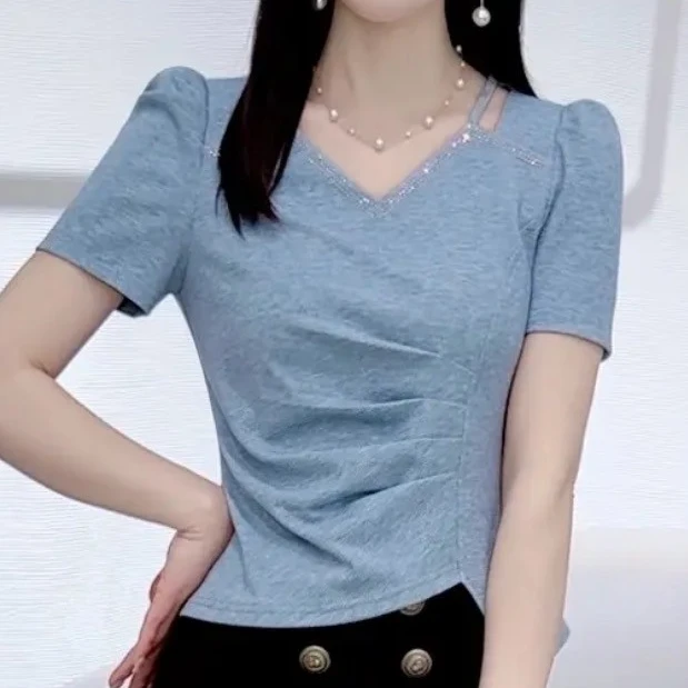 歌玲兰夏季短袖2025新款V领法式洋气短袖T恤小众修身时尚百搭上衣