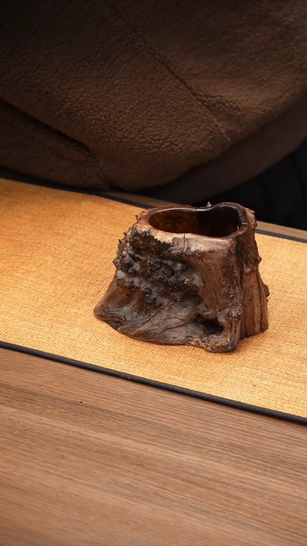 24号云小屋麻梨笔筒