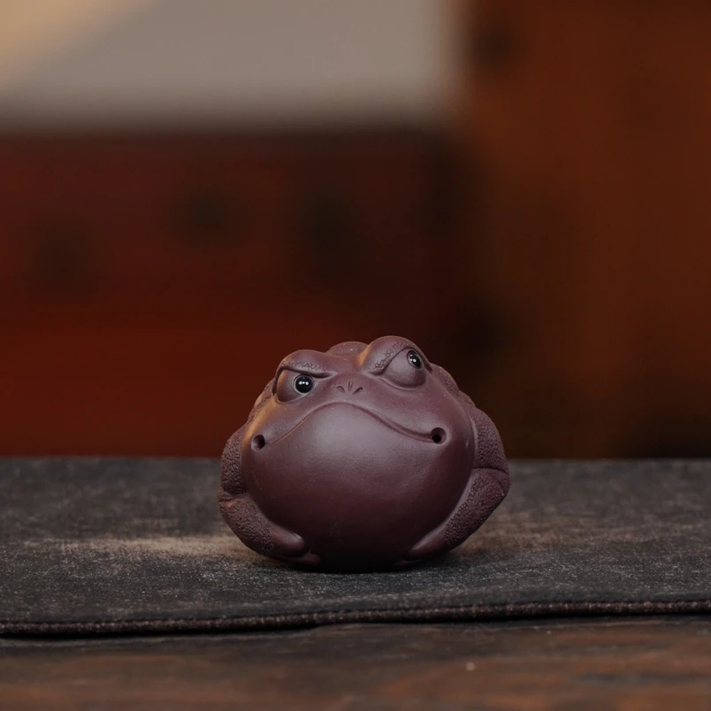 手工茶宠 | 宜兴紫砂 紫泥三足金蟾（右）紫砂茶宠