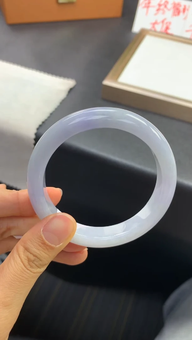 未镶嵌手镯翡翠退货需手镯吊牌标签完好