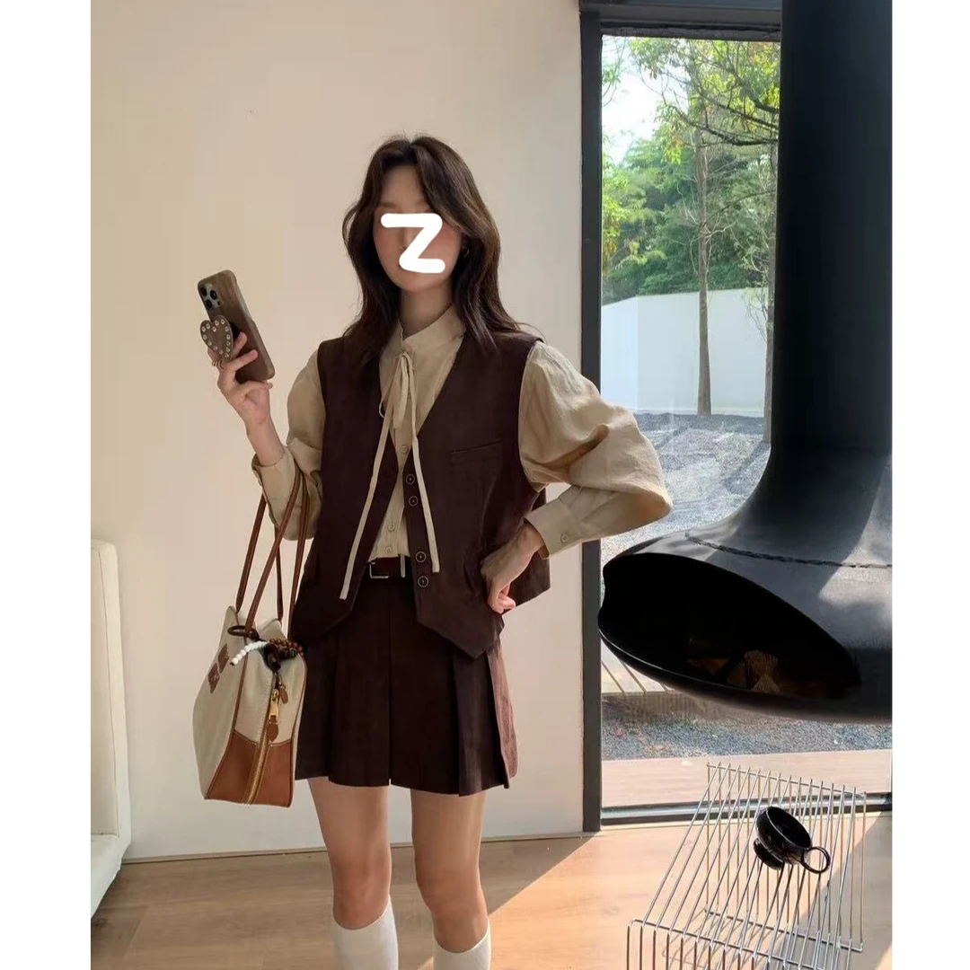 韩系早秋穿搭套装宽松百搭绑带衬衫显瘦V领马甲百褶半身裙三件套