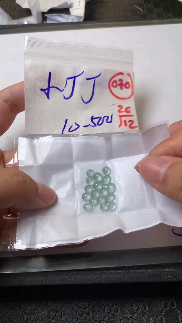 未镶嵌定制翡翠小****子缅甸天然翡翠A货70