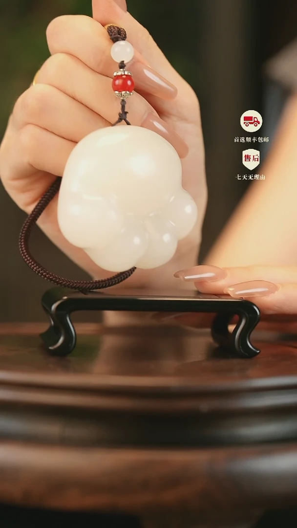 云南石荔枝白雕刻：小猫爪手把件挂件