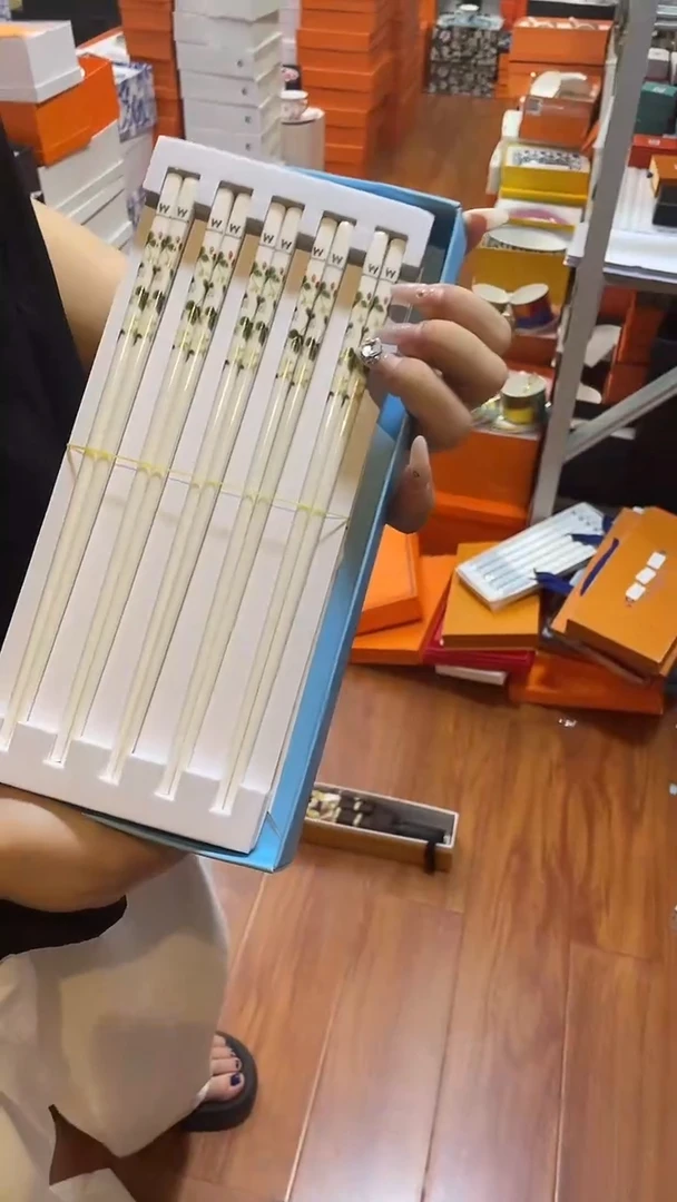 杯鸿辉家品牌瓷器，京东包邮！