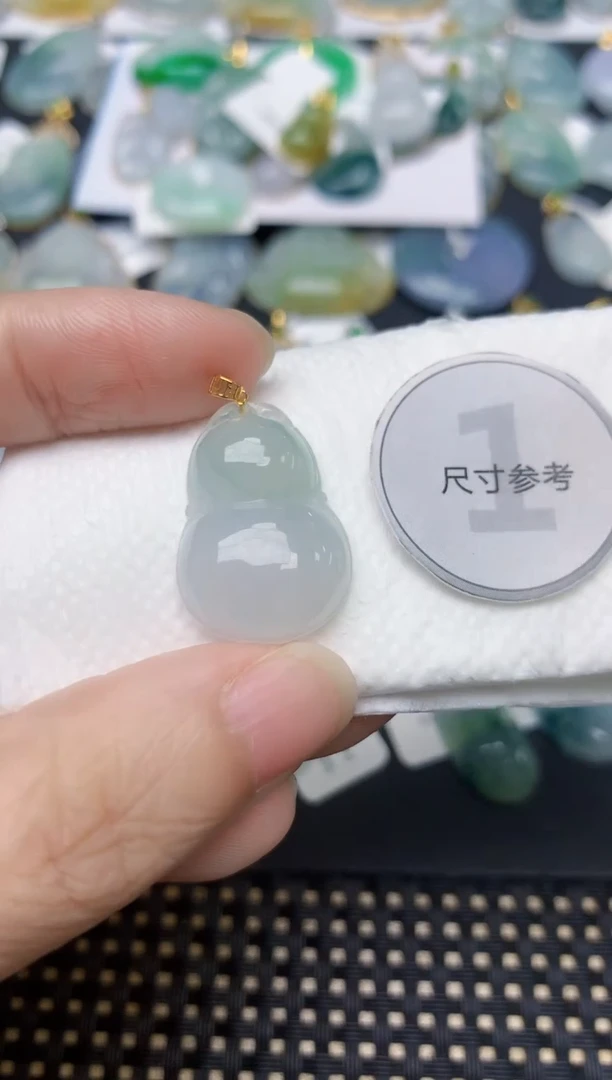 颈饰18K金镶嵌翡翠天然缅甸A货翡翠