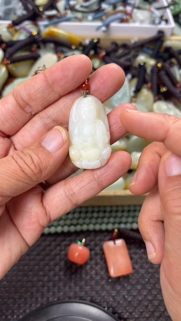 【闪购商品】和田玉颈饰未镶嵌多样性发货没有证书拍一发一有瑕