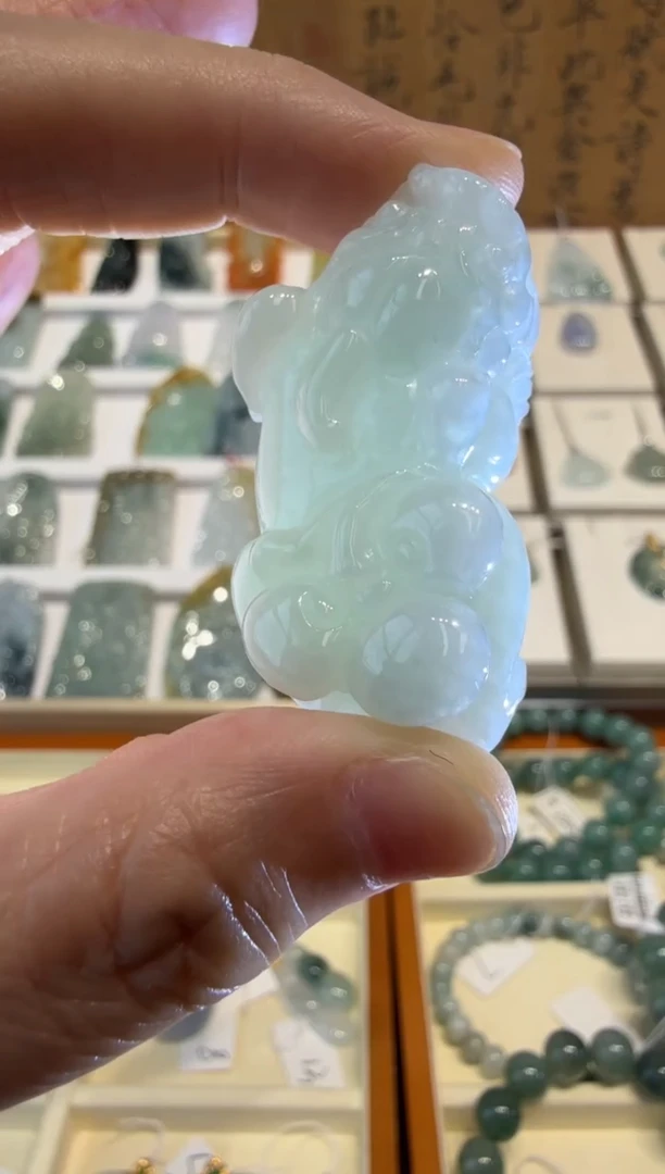 翡翠挂件未镶嵌A货翡翠多样性孤品