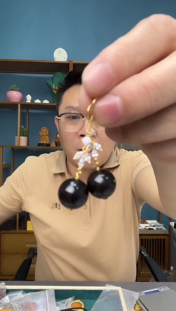 未镶嵌琥珀裸石25（有瑕介意勿拍）