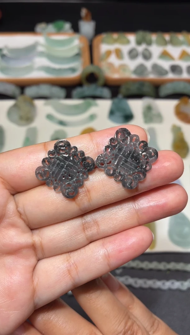 定制翡翠未镶嵌耳饰一对