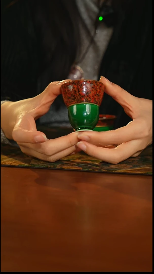 瓷片瓷唐里风华印象束腰葫芦杯