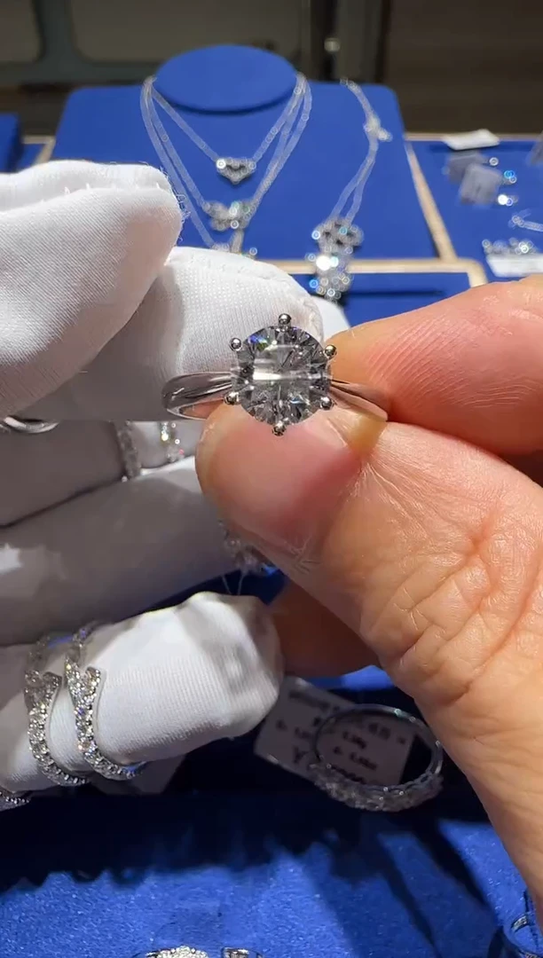 铂Pt950镶嵌实验室培育钻石戒指/指环经典六爪1.5克拉18圈