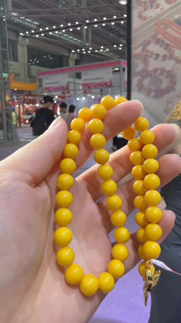 琥珀颈饰未镶嵌175秒拍号 假一罚三