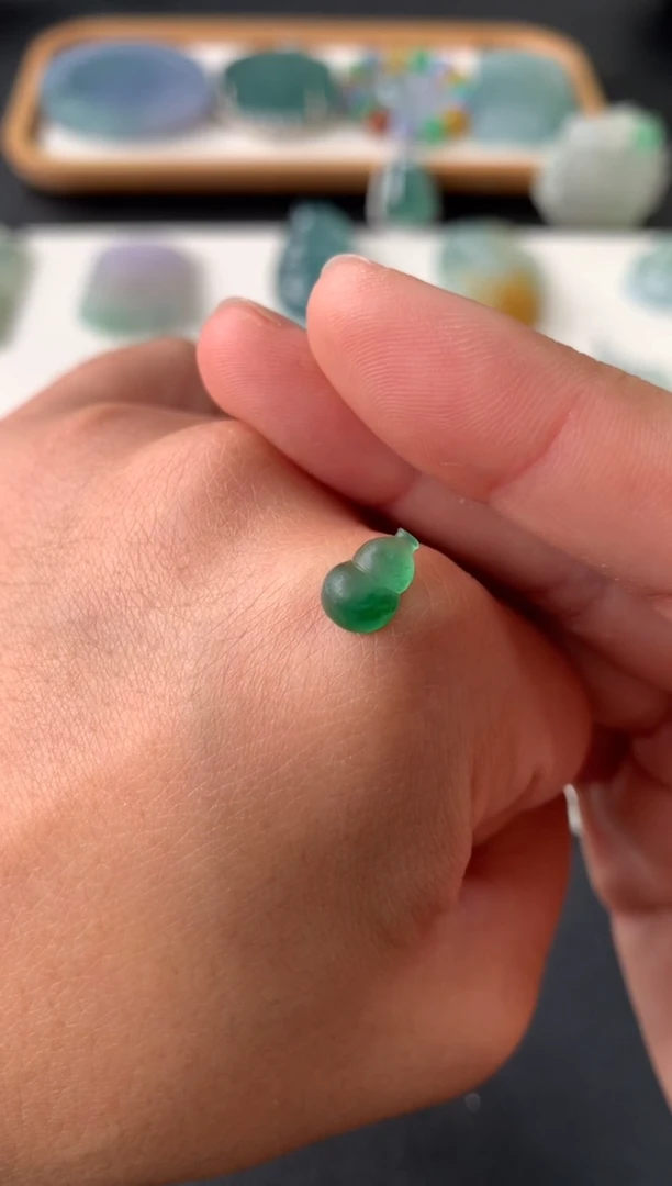 未镶嵌定制翡翠翡翠