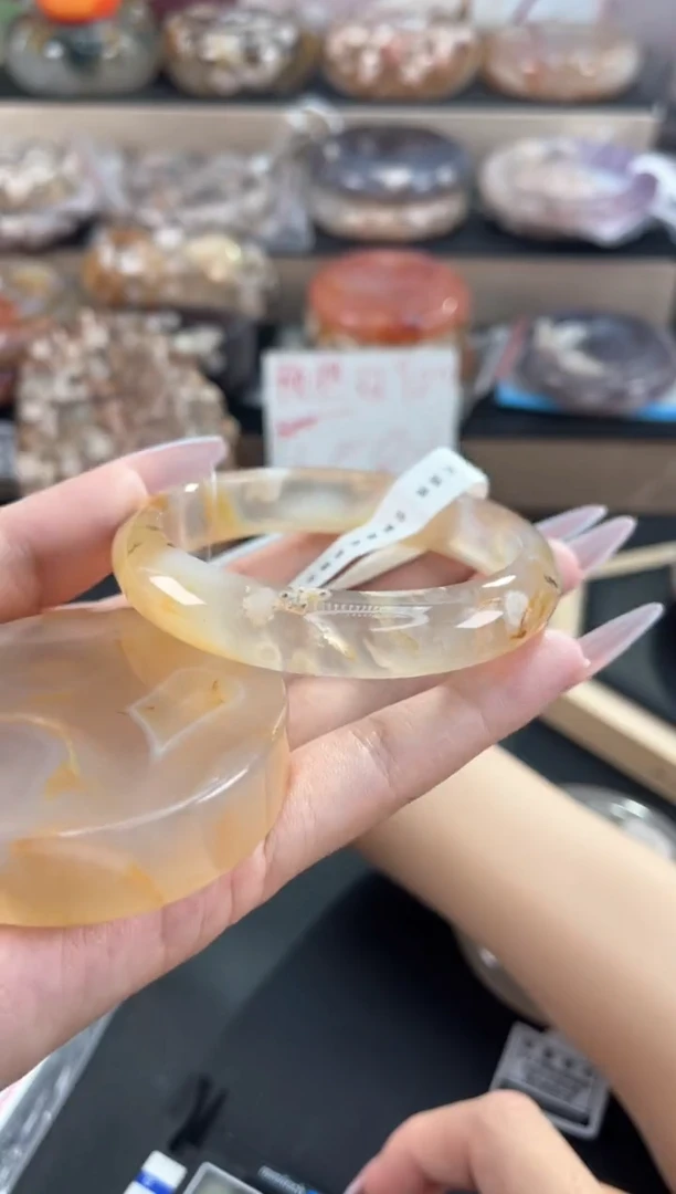未镶嵌手镯石英质玉57