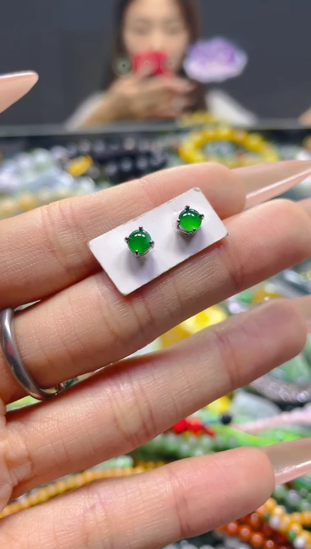 颈饰未镶嵌翡翠/T/翡翠A货，一件也是批发价