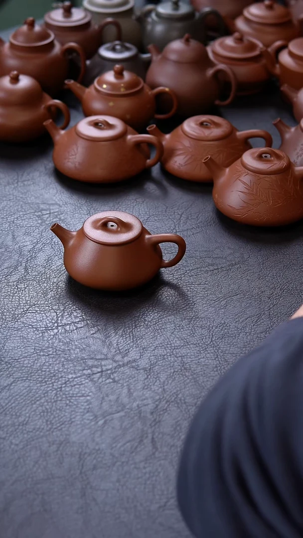 【闪购商品】紫砂茶壶新年 110C 平盖石瓢 朱泥