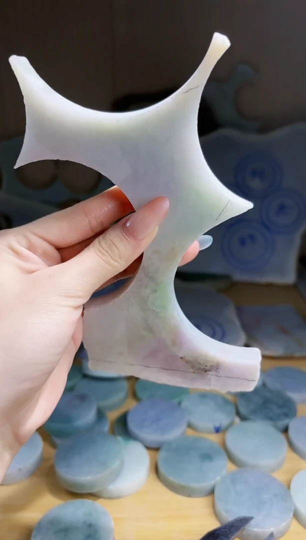 翡翠未镶嵌颈饰翡翠A货 温谭217