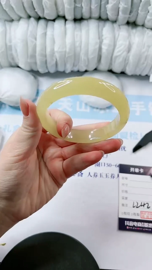 【闪购商品】石英质玉手镯未镶嵌多样性发货L242-62