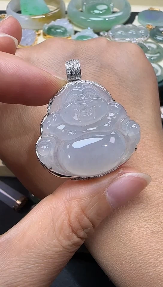颈饰18K金镶嵌翡翠佛公