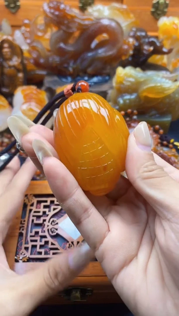 玛瑙/玉髓挂件未镶嵌武****）ll