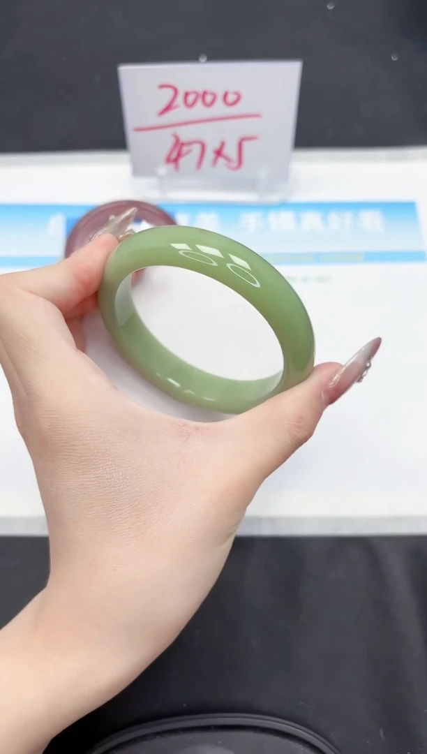 【闪购商品】石英质玉手镯未镶嵌22-60