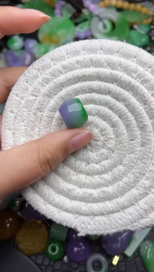 颈饰未镶嵌翡翠缅甸翡翠吊坠