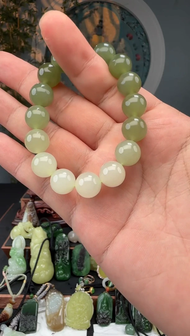 和田玉未镶嵌颈饰和田玉