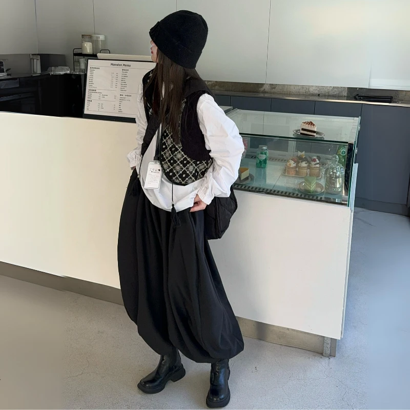 女童2025法式复古黑色刺绣马甲开衫设计感叠穿外搭民族风短款坎肩