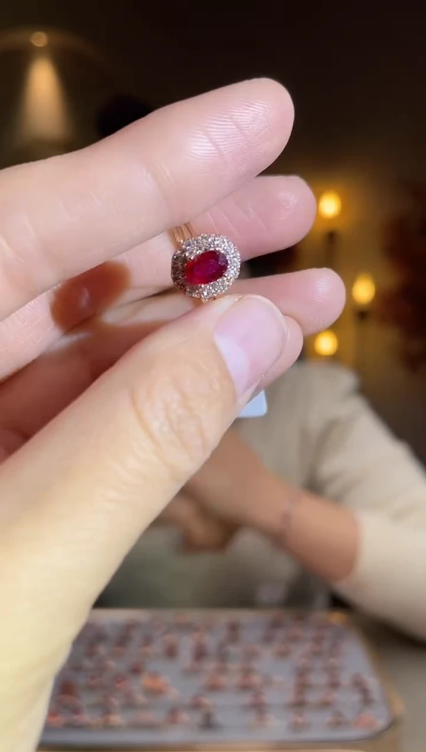 银S925镶嵌手饰红宝石手饰