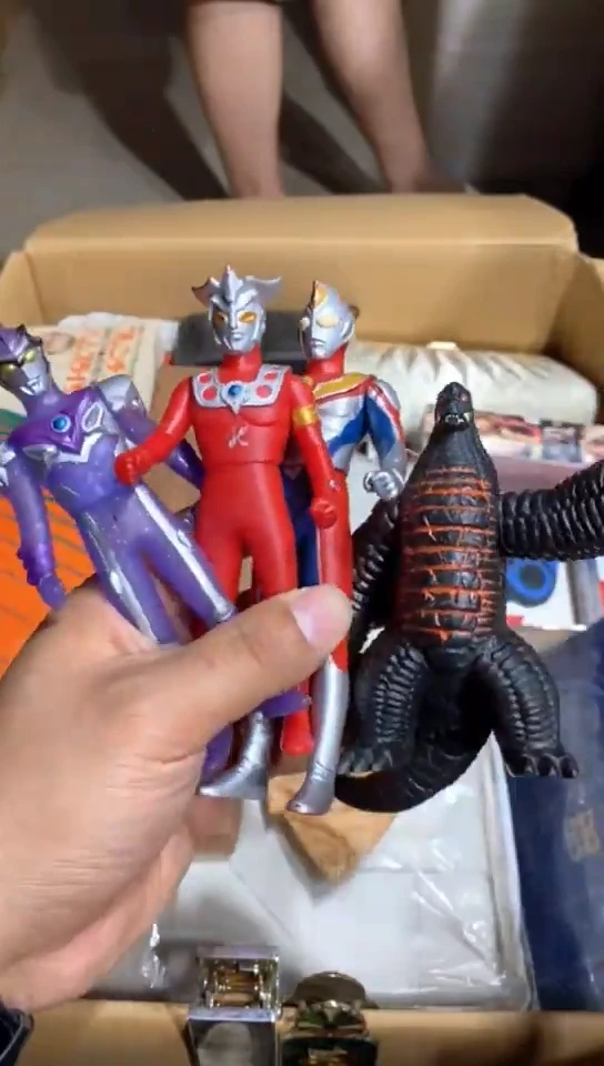 8新中古商品，瑕疵品，不保好坏。149