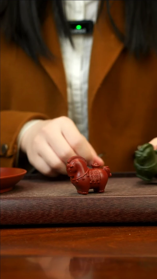 茶壶紫砂宜兴紫砂朱泥小马