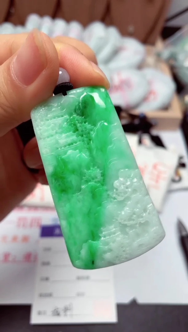 颈饰未镶嵌翡翠天然A货